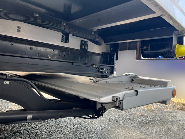 いすゞフォワード冷凍車（冷蔵車）中型（4t）[写真20]