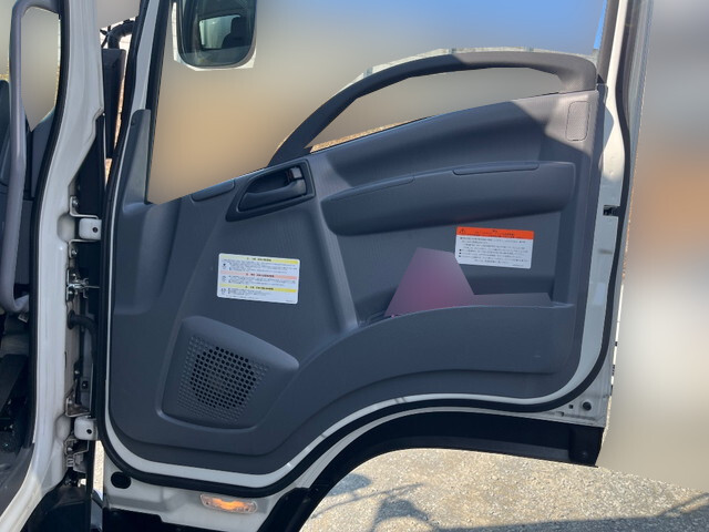 いすゞフォワード冷凍車（冷蔵車）中型（4t）[写真28]