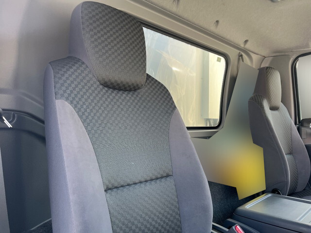 いすゞフォワード冷凍車（冷蔵車）中型（4t）[写真29]