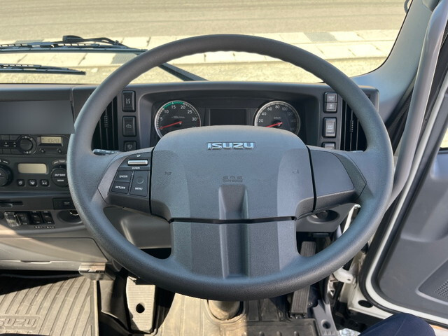 いすゞフォワード冷凍車（冷蔵車）中型（4t）[写真34]