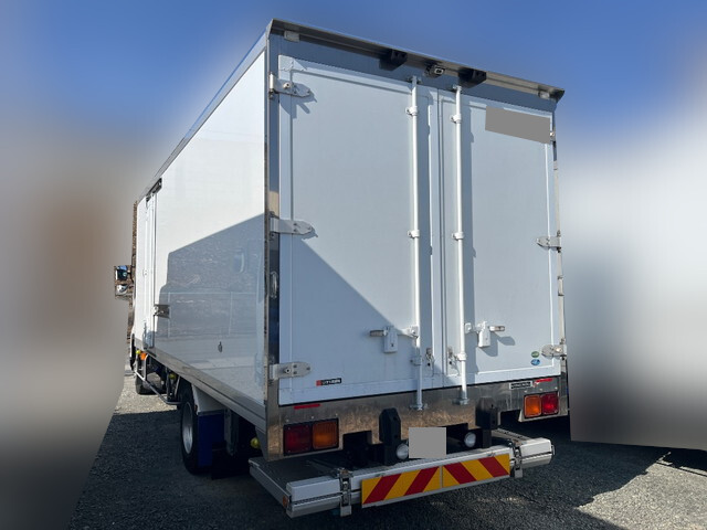 いすゞフォワード冷凍車（冷蔵車）中型（4t）[写真04]