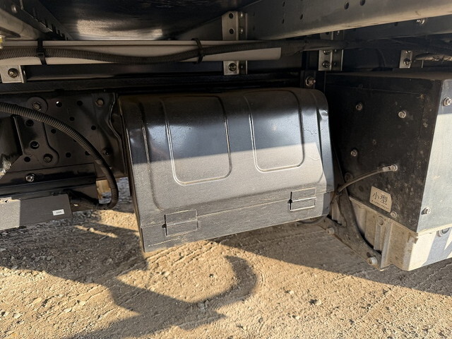 いすゞエルフアルミウイング小型（2t・3t）[写真18]