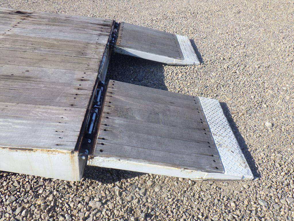 日野プロフィアセーフティローダー大型（10t）[写真12]