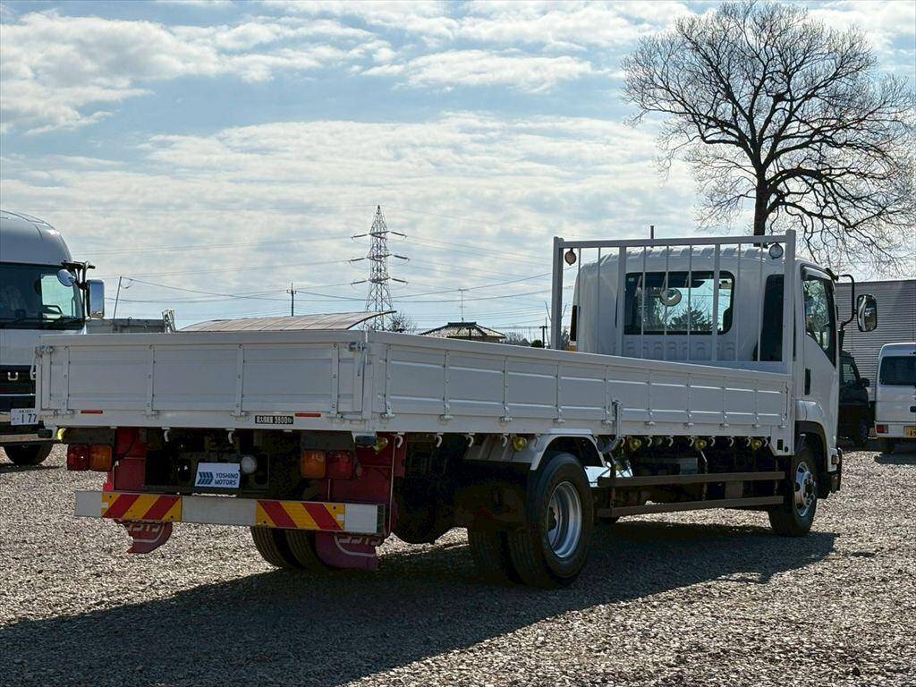 いすゞフォワード平ボディ中型（4t）[写真03]