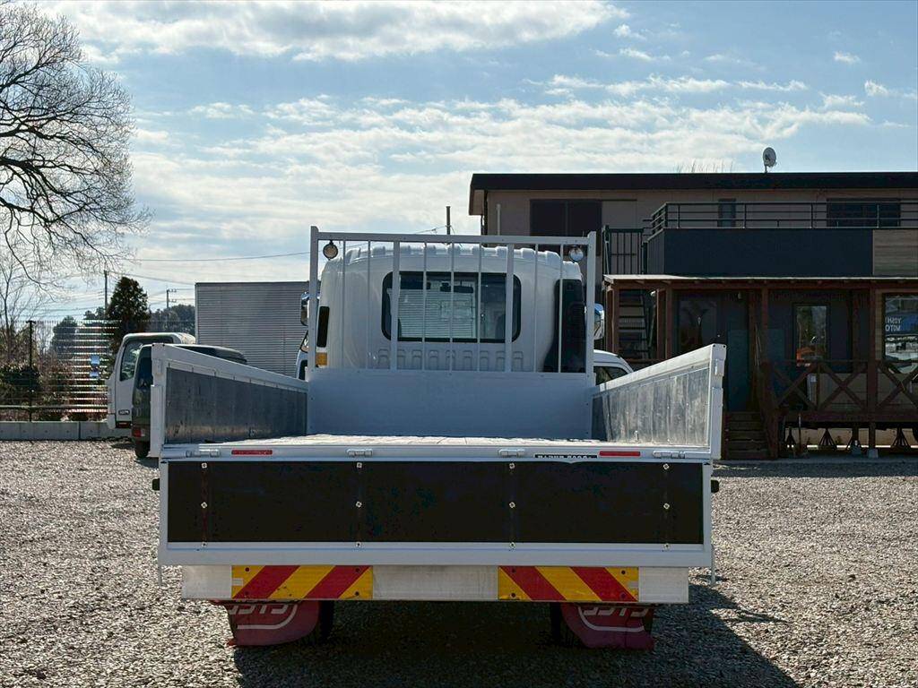 いすゞフォワード平ボディ中型（4t）[写真09]