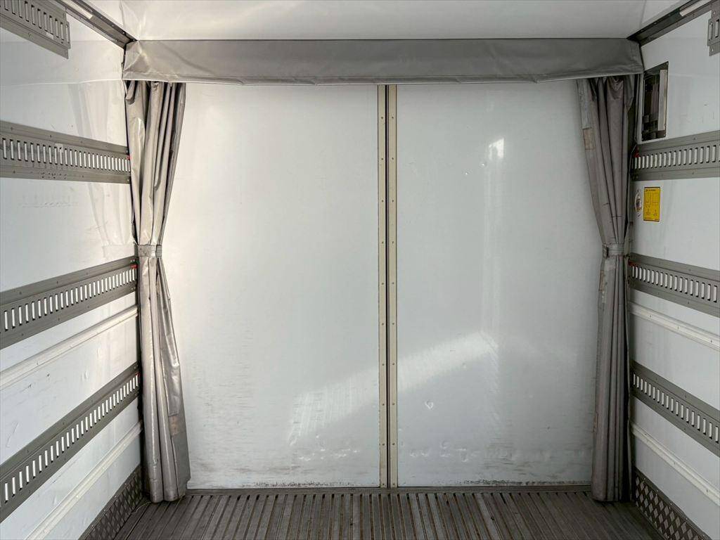 三菱ふそうファイター冷凍車（冷蔵車）中型（4t）[写真11]