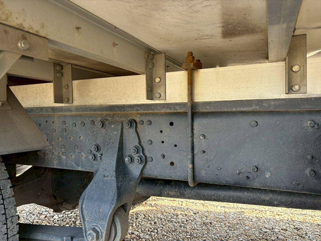 三菱ふそうファイター冷凍車（冷蔵車）中型（4t）[写真13]