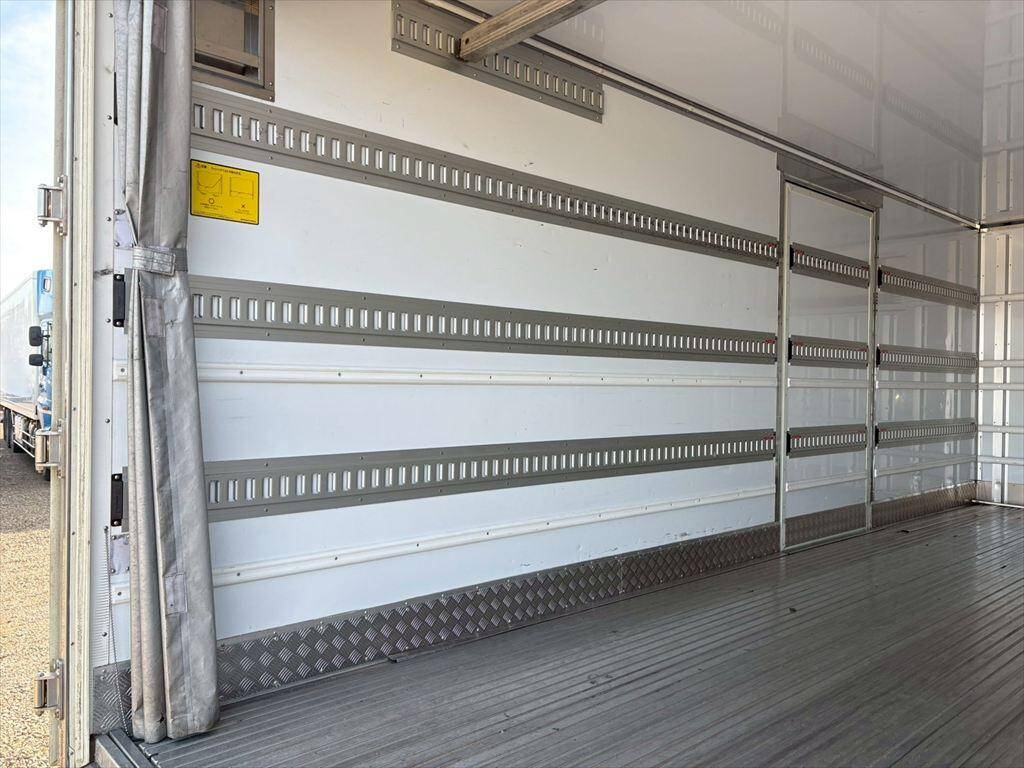 三菱ふそうファイター冷凍車（冷蔵車）中型（4t）[写真09]