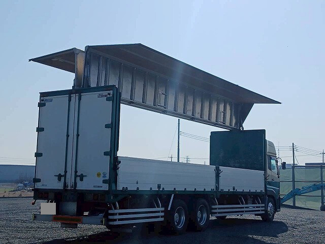 UDトラックスクオンアルミウイング大型（10t）[写真02]