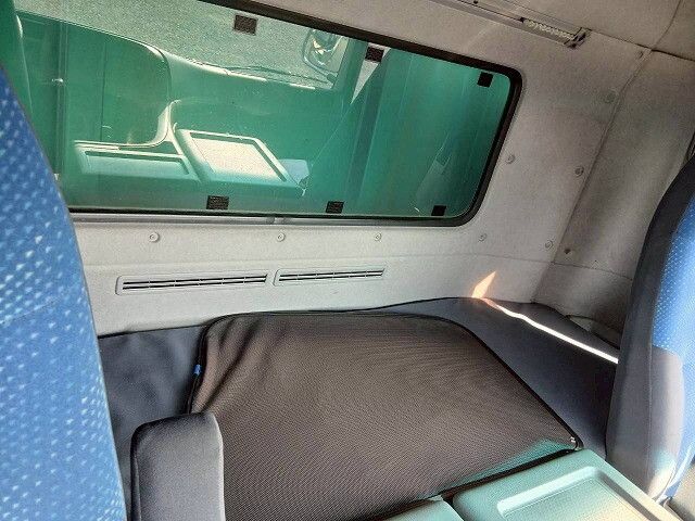 UDトラックスクオンアルミウイング大型（10t）[写真29]