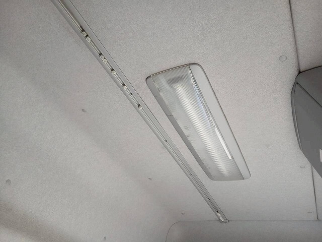 UDトラックスクオンアルミウイング大型（10t）[写真30]