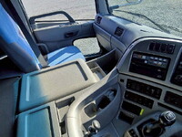 UDトラックスクオンアルミウイング大型（10t）[写真32]