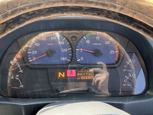 UDトラックスクオンアルミウイング大型（10t）[写真37]