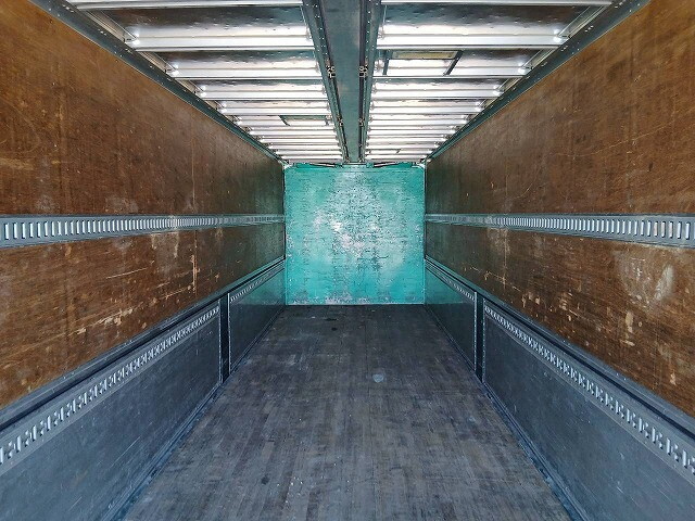 UDトラックスクオンアルミウイング大型（10t）[写真06]