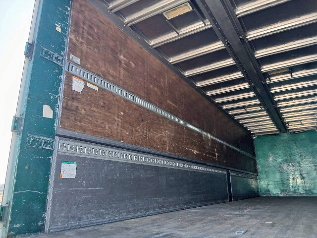 UDトラックスクオンアルミウイング大型（10t）[写真07]