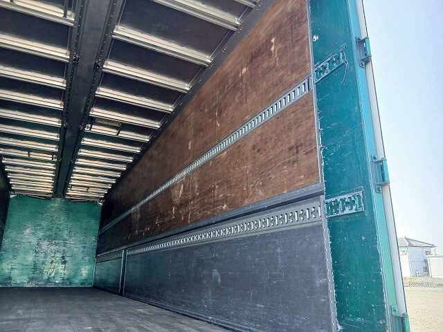 UDトラックスクオンアルミウイング大型（10t）[写真08]