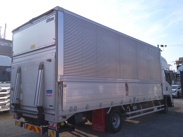 いすゞフォワードアルミウイング中型（4t）[写真04]