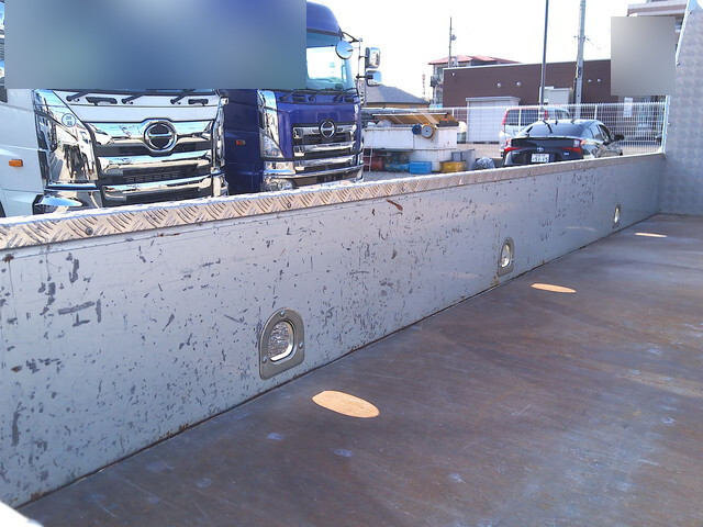 三菱ふそうキャンター平ボディ小型（2t・3t）[写真18]