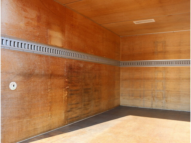 いすゞエルフパネルバン小型（2t・3t）[写真11]