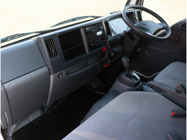 いすゞエルフパネルバン小型（2t・3t）[写真30]