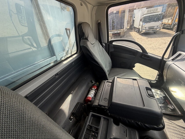 いすゞフォワードダンプ増トン（6t・8t）[写真12]