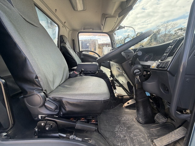 いすゞフォワードダンプ増トン（6t・8t）[写真09]