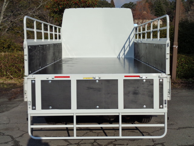 三菱ふそうキャンター平ボディ小型（2t・3t）[写真10]