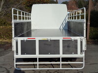 三菱ふそうキャンター平ボディ小型（2t・3t）[写真11]