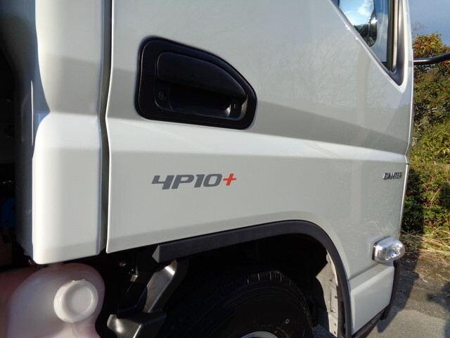 三菱ふそうキャンター平ボディ小型（2t・3t）[写真13]