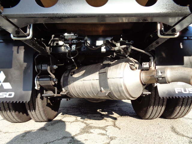 三菱ふそうキャンター平ボディ小型（2t・3t）[写真21]