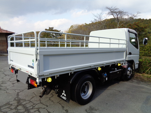 三菱ふそうキャンター平ボディ小型（2t・3t）[写真03]