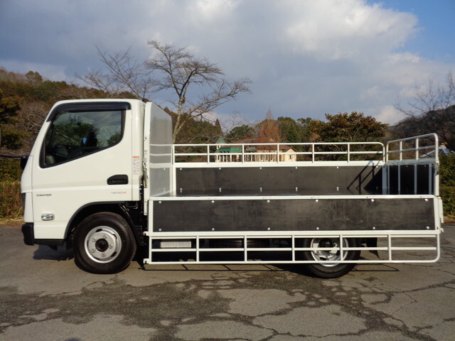 三菱ふそうキャンター平ボディ小型（2t・3t）[写真08]