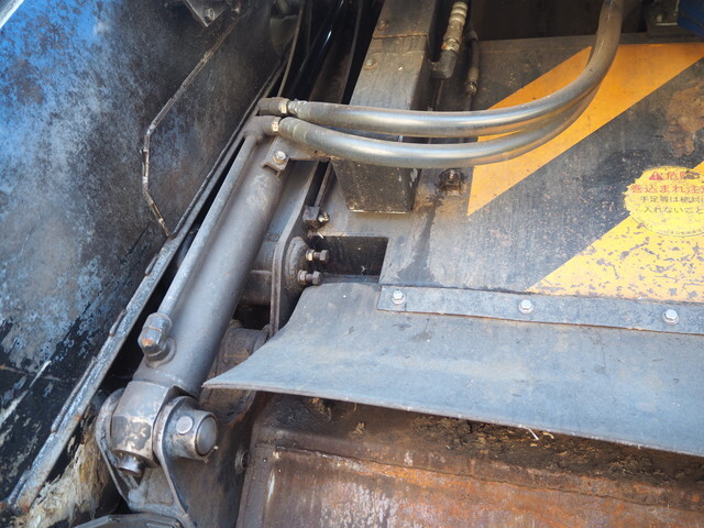 日野デュトロパッカー車（塵芥車）小型（2t・3t）[写真19]