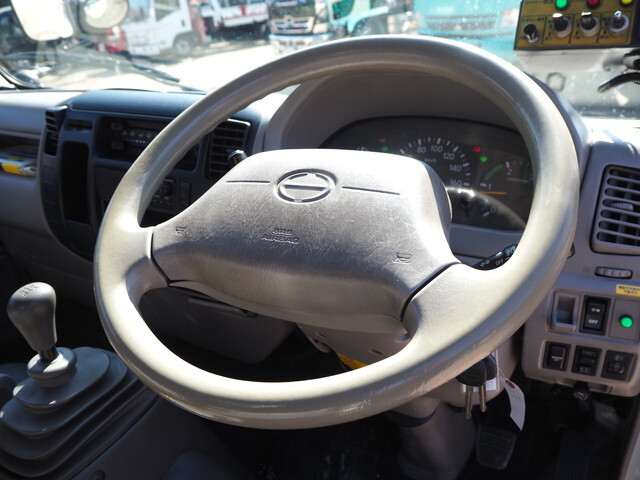 日野デュトロパッカー車（塵芥車）小型（2t・3t）[写真37]