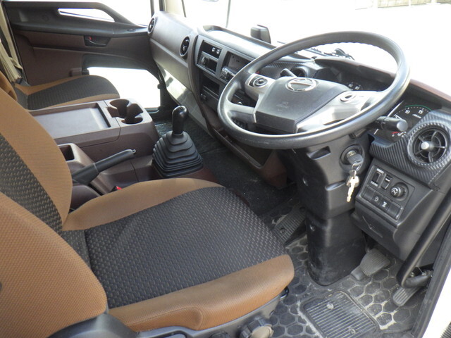 日野レンジャーアルミウイング中型（4t）[写真27]