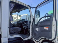 いすゞフォワード冷凍車（冷蔵車）中型（4t）[写真22]