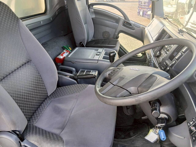 いすゞフォワード冷凍車（冷蔵車）中型（4t）[写真23]