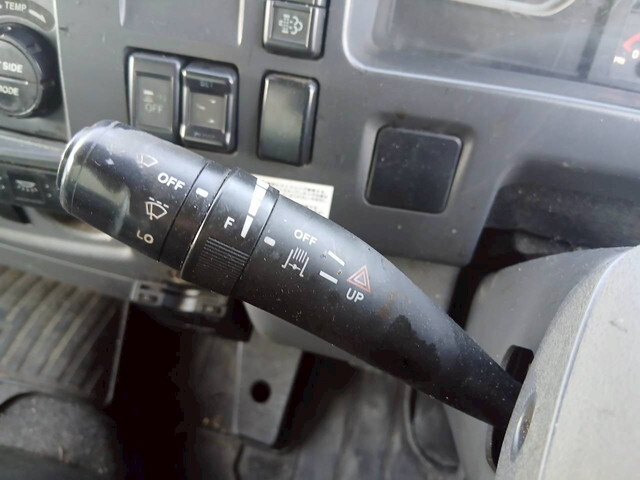 いすゞフォワード冷凍車（冷蔵車）中型（4t）[写真25]