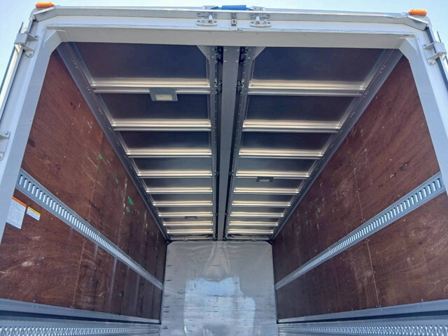 いすゞフォワードアルミウイング中型（4t）[写真12]