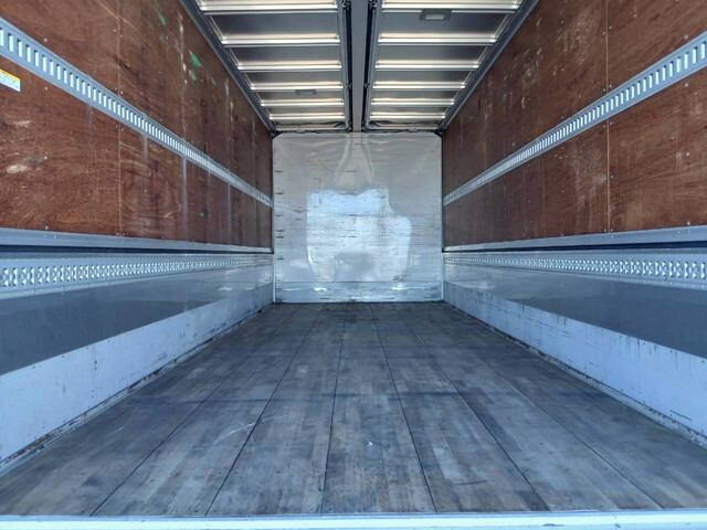 いすゞフォワードアルミウイング中型（4t）[写真13]