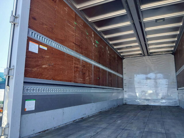 いすゞフォワードアルミウイング中型（4t）[写真15]