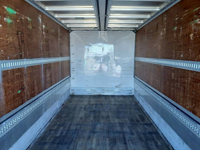 いすゞフォワードアルミウイング中型（4t）[写真16]