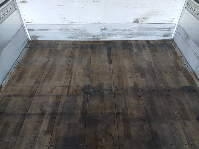 いすゞフォワードアルミウイング中型（4t）[写真17]