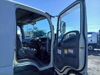 いすゞフォワードアルミウイング中型（4t）[写真21]