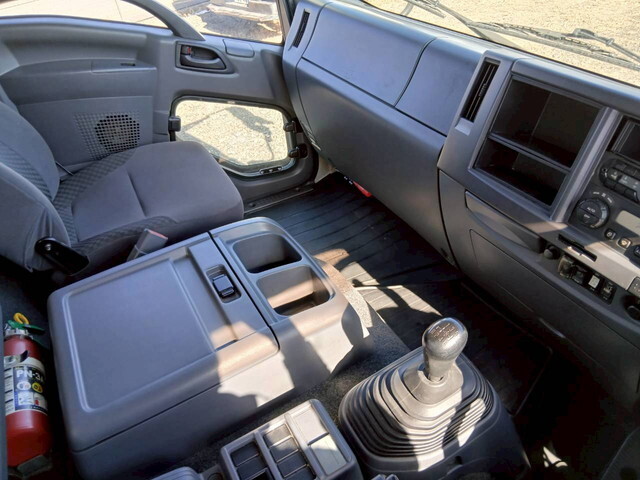 いすゞフォワードアルミウイング中型（4t）[写真25]