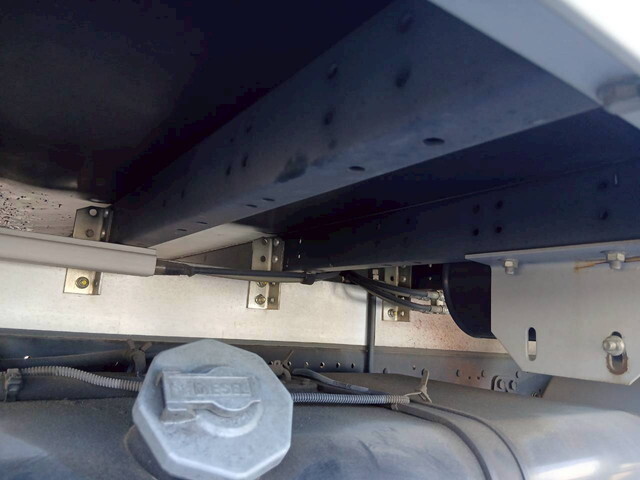 いすゞフォワードアルミウイング中型（4t）[写真33]