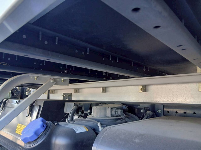 いすゞフォワードアルミウイング中型（4t）[写真34]