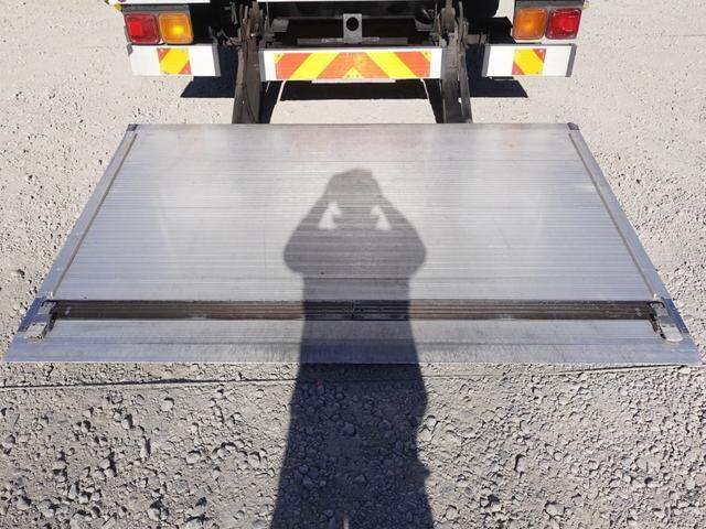 UDトラックスクオンアルミウイング大型（10t）[写真11]