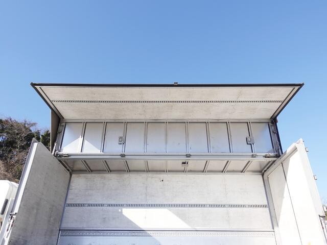 いすゞフォワードアルミウイング中型（4t）[写真14]