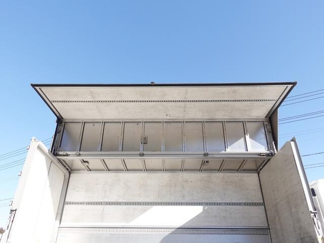 いすゞフォワードアルミウイング中型（4t）[写真15]